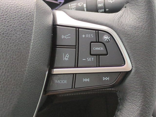 Used 2025 Toyota Sienna XLE w/ XLE Plus Package FWD image 25