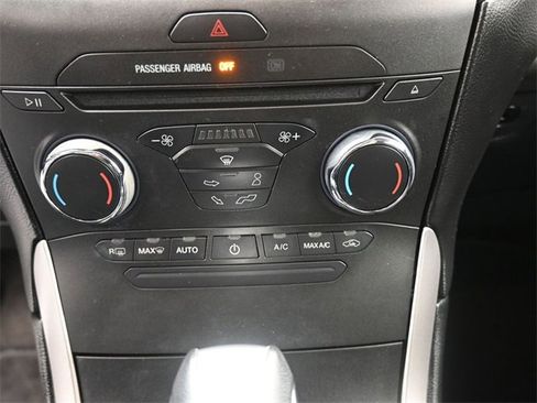 Used 2017 Ford Edge SEL image 4