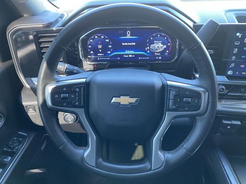 Used 2024 Chevrolet Silverado 2500 LTZ w/ LTZ Convenience Package image 11