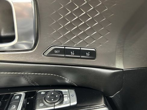 Used 2023 Kia Sorento SX AWD/4WD image 15