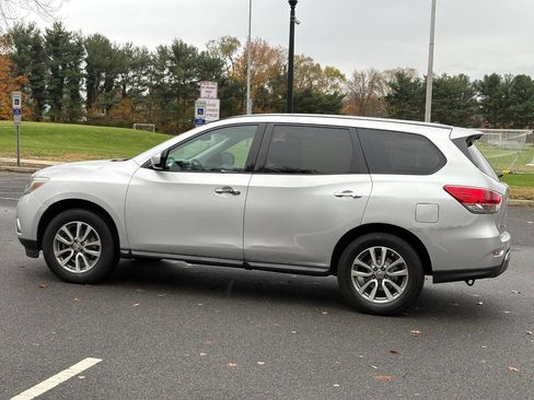 Used 2014 Nissan Pathfinder S image 9