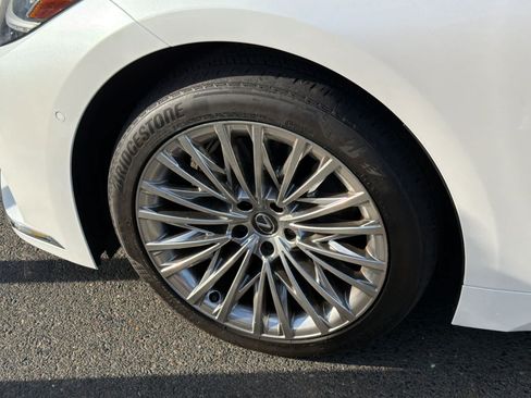 Used 2024 Lexus LS 500 AWD w/ Interior Upgrade Package image 21