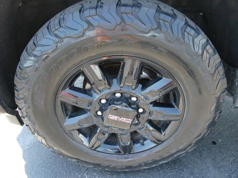 Certified 2024 GMC Sierra 2500 AT4 w/ AT4 Premium Plus Package AWD/4WD image 11