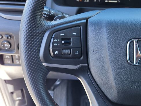 Used 2025 Honda Ridgeline TrailSport image 26