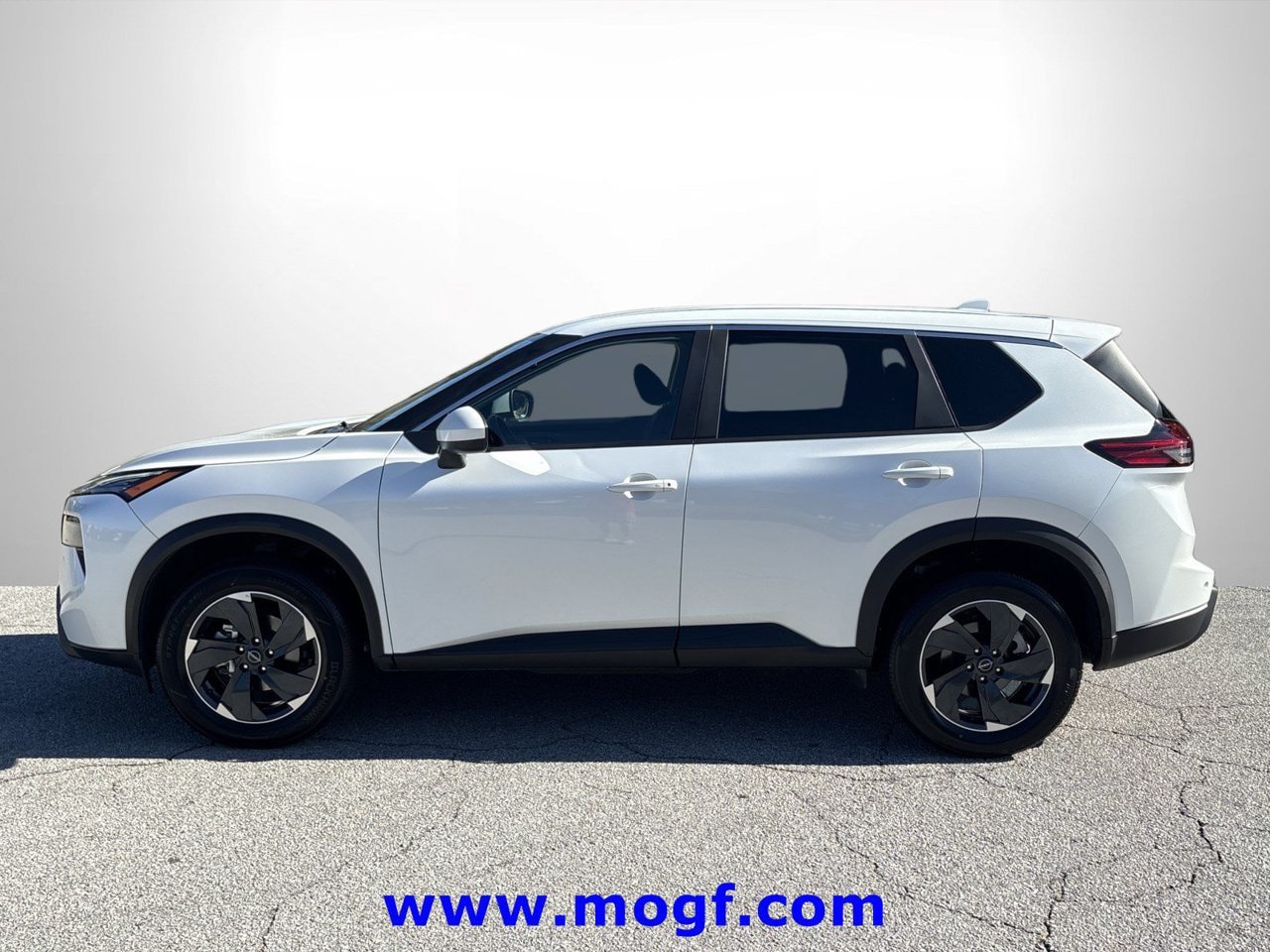 Used 2025 Nissan Rogue SV AWD/4WD image 17