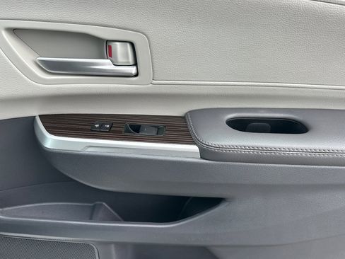 Used 2023 Toyota Sienna XLE image 22