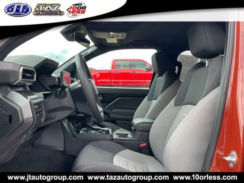 Used 2025 Toyota Tacoma TRD Off-Road AWD/4WD image 10