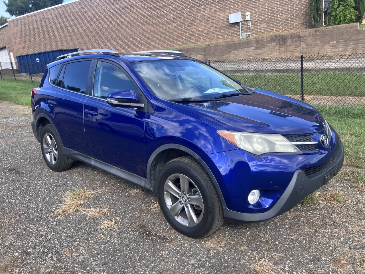 Used 2015 Toyota RAV4 XLE AWD/4WD image 3