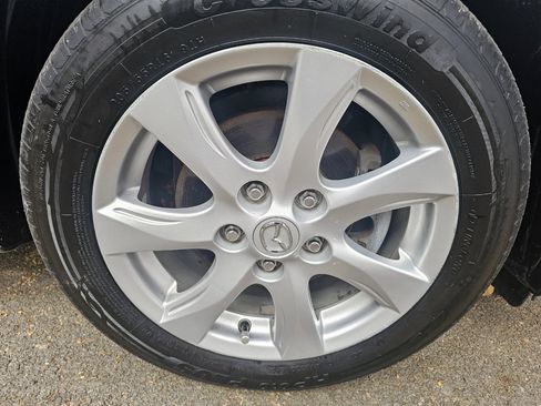 Used 2010 MAZDA MAZDA3 i Touring image 15