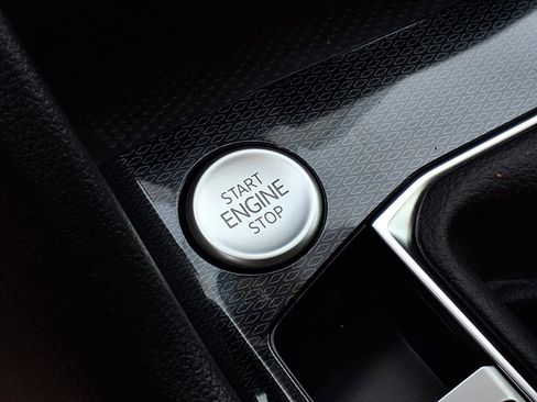 New 2026 Volkswagen Taos S image 19