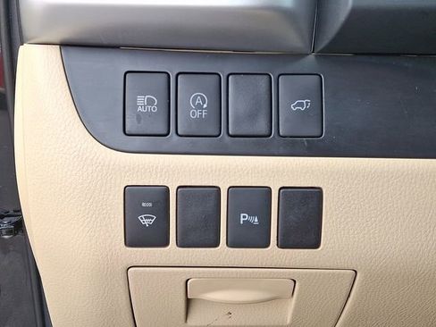 Used 2019 Toyota Highlander Limited image 26