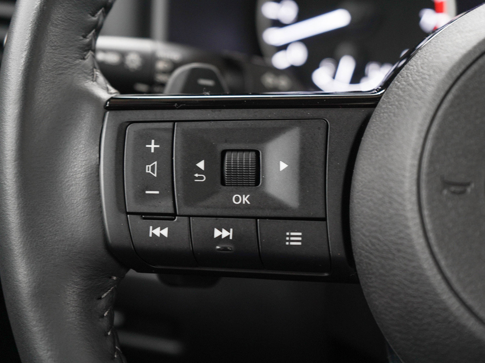 Used 2023 Nissan Rogue SL AWD/4WD image 26
