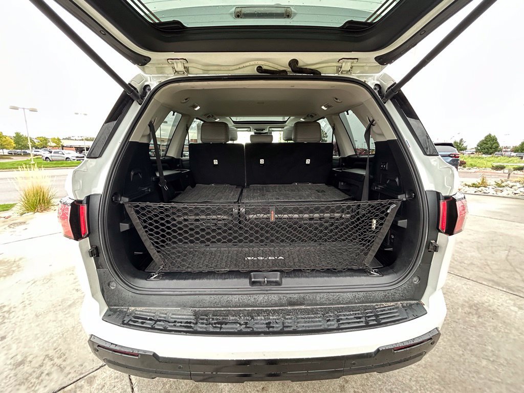 Used 2024 Toyota Sequoia Limited w/ TRD Off-Road Package AWD/4WD image 31