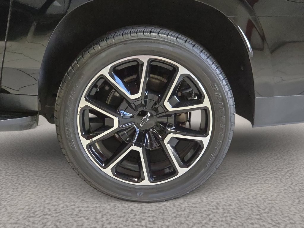 Used 2021 Chevrolet Suburban RST RWD image 9