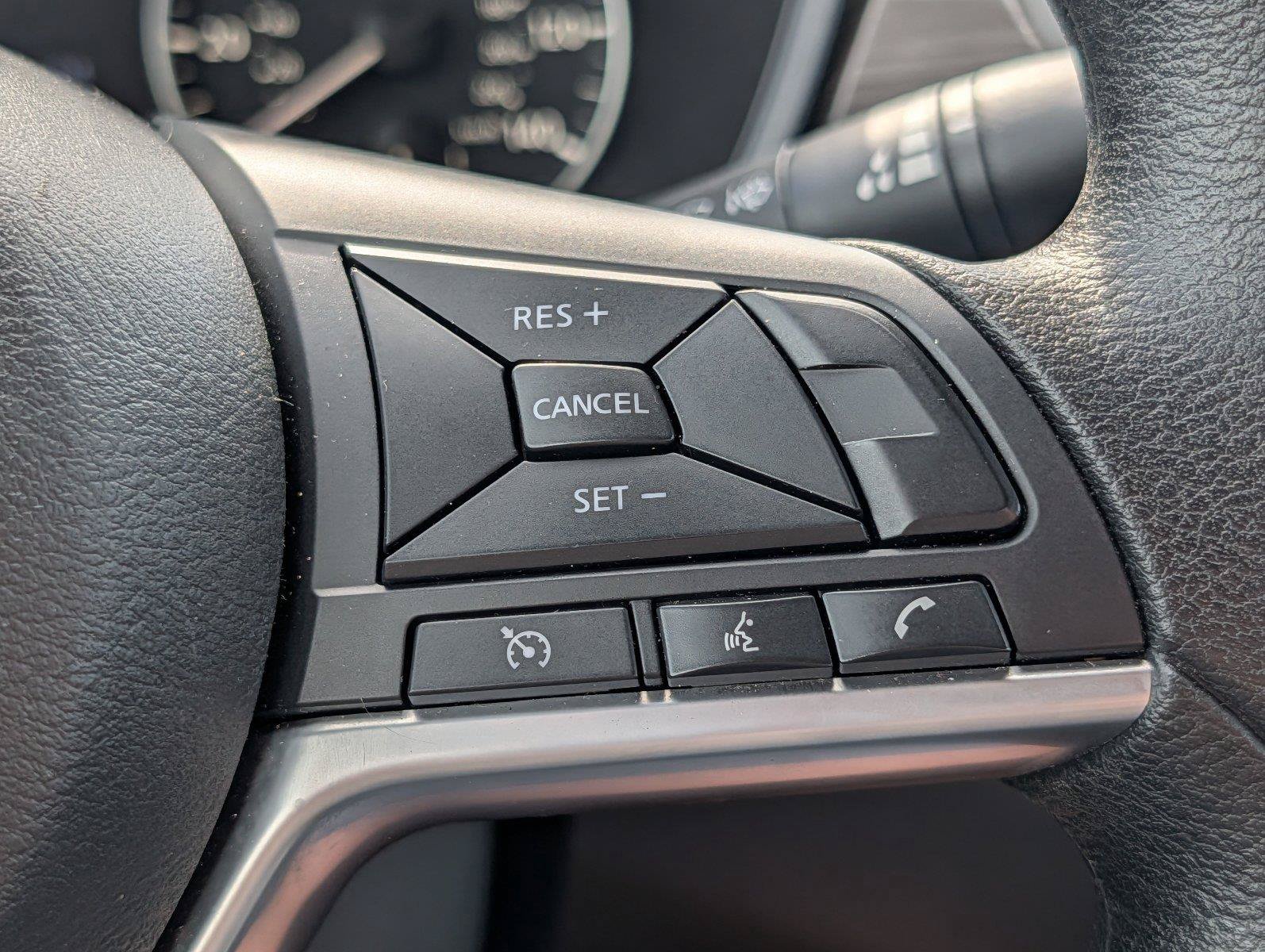 Used 2025 Nissan Altima 2.5 SV FWD image 25