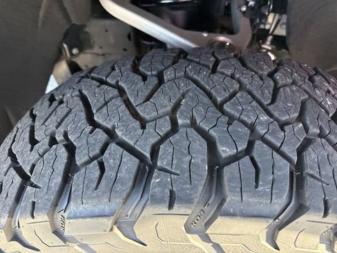 Used 2023 Chevrolet Silverado 1500 Custom image 32