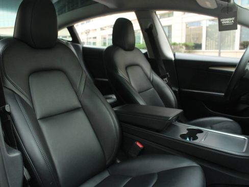 Used 2023 Tesla Model 3 Standard Range RWD image 27