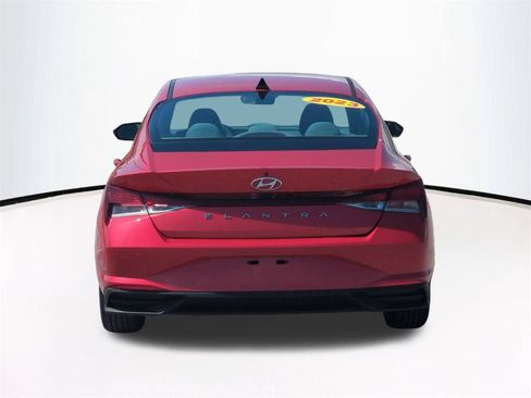 Used 2023 Hyundai Elantra SEL w/ Cargo Package FWD image 6