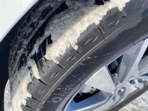 Certified 2023 Chevrolet Equinox Premier image 23