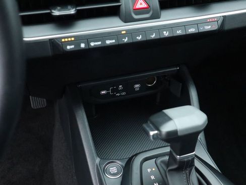 New 2025 Kia K4 LXS image 37