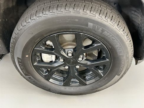 Used 2024 Jeep Grand Cherokee L Laredo image 11