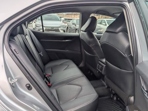 Used 2022 Toyota Camry XSE image 12