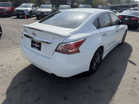 Used 2015 Nissan Altima 2.5 S w/ Sport Value Package FWD image 4
