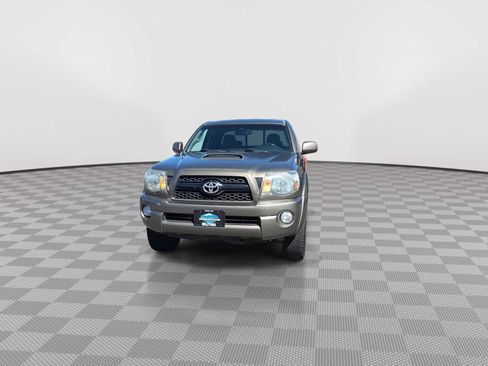 Used 2011 Toyota Tacoma PreRunner w/ TRD Sport Pkg RWD image 3