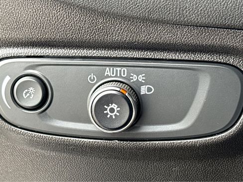 Used 2024 Chevrolet Equinox LT AWD/4WD image 8
