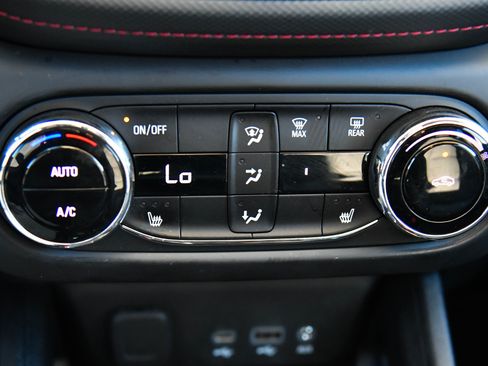 Used 2023 Chevrolet TrailBlazer RS w/ Convenience Package image 21