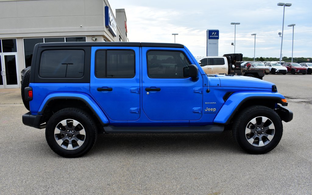 Used 2023 Jeep Wrangler Unlimited Sahara w/ Cold Weather Group AWD/4WD image 2