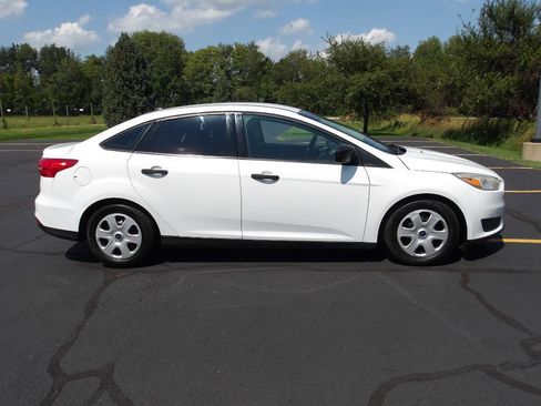 Used 2016 Ford Focus S FWD image 2