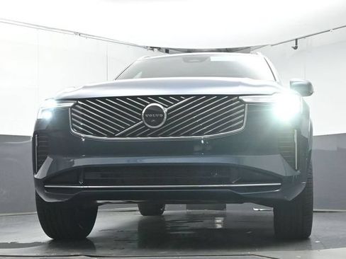 Used 2026 Volvo XC90 B6 Plus w/ Protection Package Premier AWD/4WD image 36