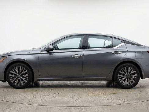 Used 2025 Nissan Altima 2.5 SV image 5