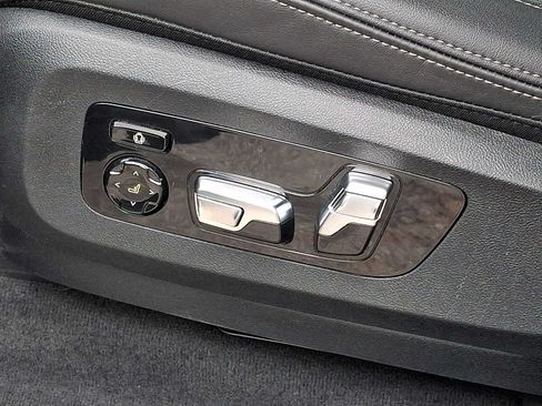 Used 2024 BMW X5 xDrive40i w/ Premium Package AWD/4WD image 11