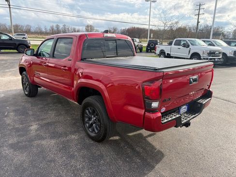 Used 2023 Toyota Tacoma SR5 w/ Technology Package image 4