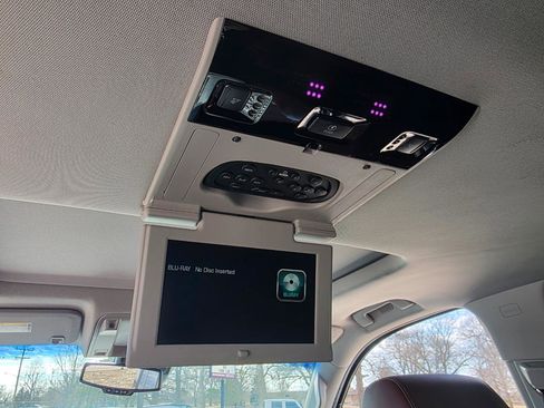 Used 2020 Chevrolet Tahoe Premier w/ Premier Plus Edition image 17