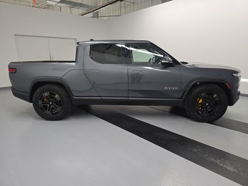 Used 2022 Rivian R1T Adventure image 6