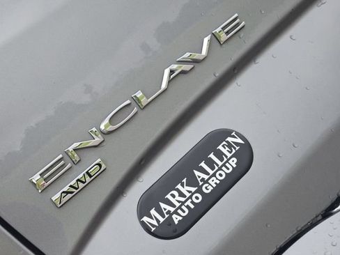 Used 2024 Buick Enclave Avenir w/ Avenir Technology Package image 11