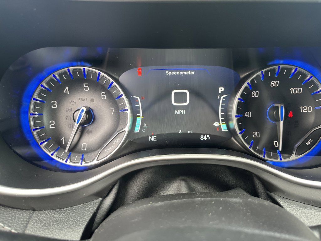 New 2026 Chrysler Pacifica Select FWD image 32