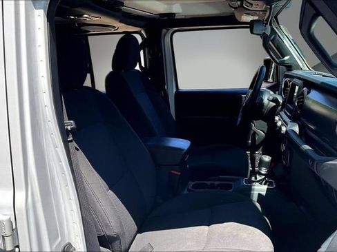 Used 2023 Jeep Gladiator Sport AWD/4WD image 30