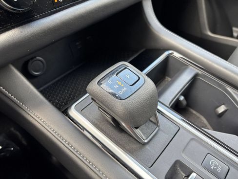 Used 2025 Nissan Pathfinder SV AWD/4WD image 34
