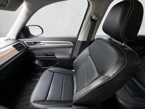 Used 2021 Volkswagen Atlas SEL FWD image 18