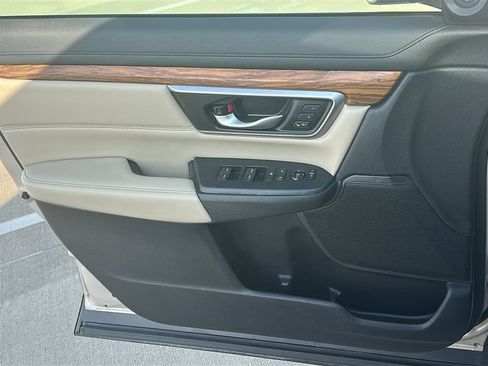 Used 2018 Honda CR-V Touring image 20