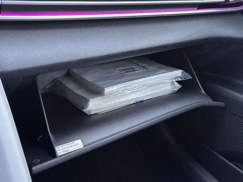 Used 2023 Hyundai Elantra Limited image 29