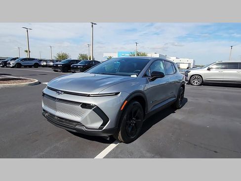 New 2026 Chevrolet Equinox EV LT image 23