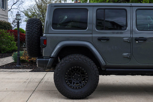 Used 2022 Jeep Wrangler Unlimited Sahara w/ Cold Weather Group AWD/4WD image 10