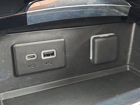 Used 2023 Buick Envision Essence FWD image 40