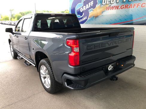 Used 2020 Chevrolet Silverado 1500 Custom w/ Custom Value Package AWD/4WD image 6