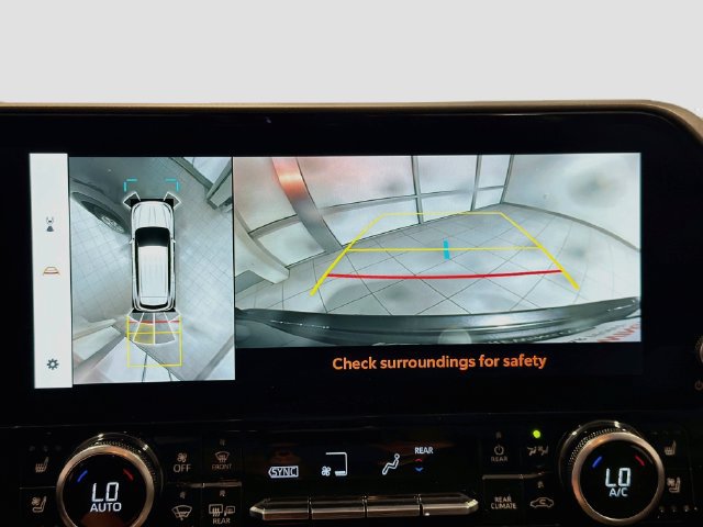 Used 2024 Toyota Highlander Limited AWD/4WD image 12